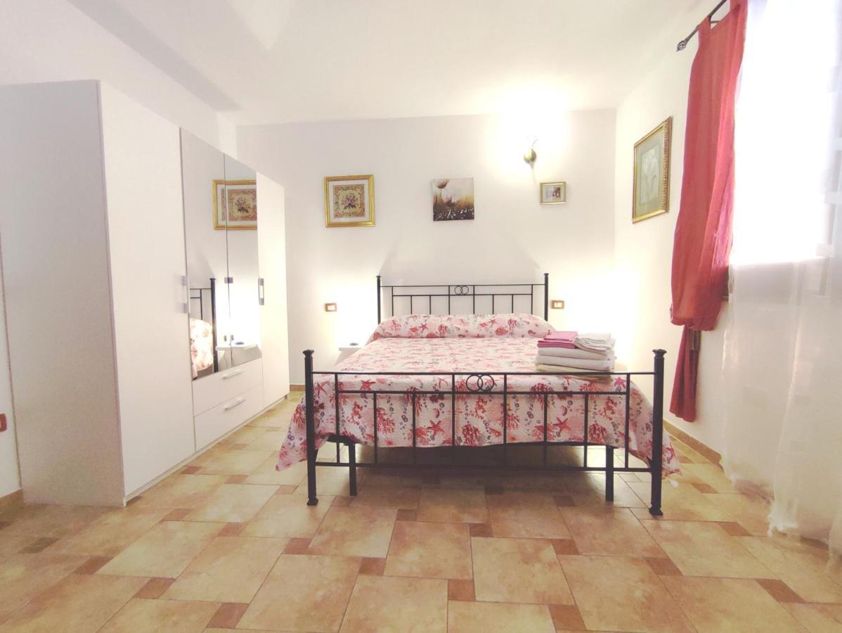 Appartamento Carmen Bosa Bagian luar foto